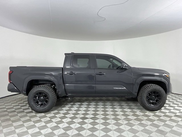 Used 2025 Toyota Tacoma SR5 image 6