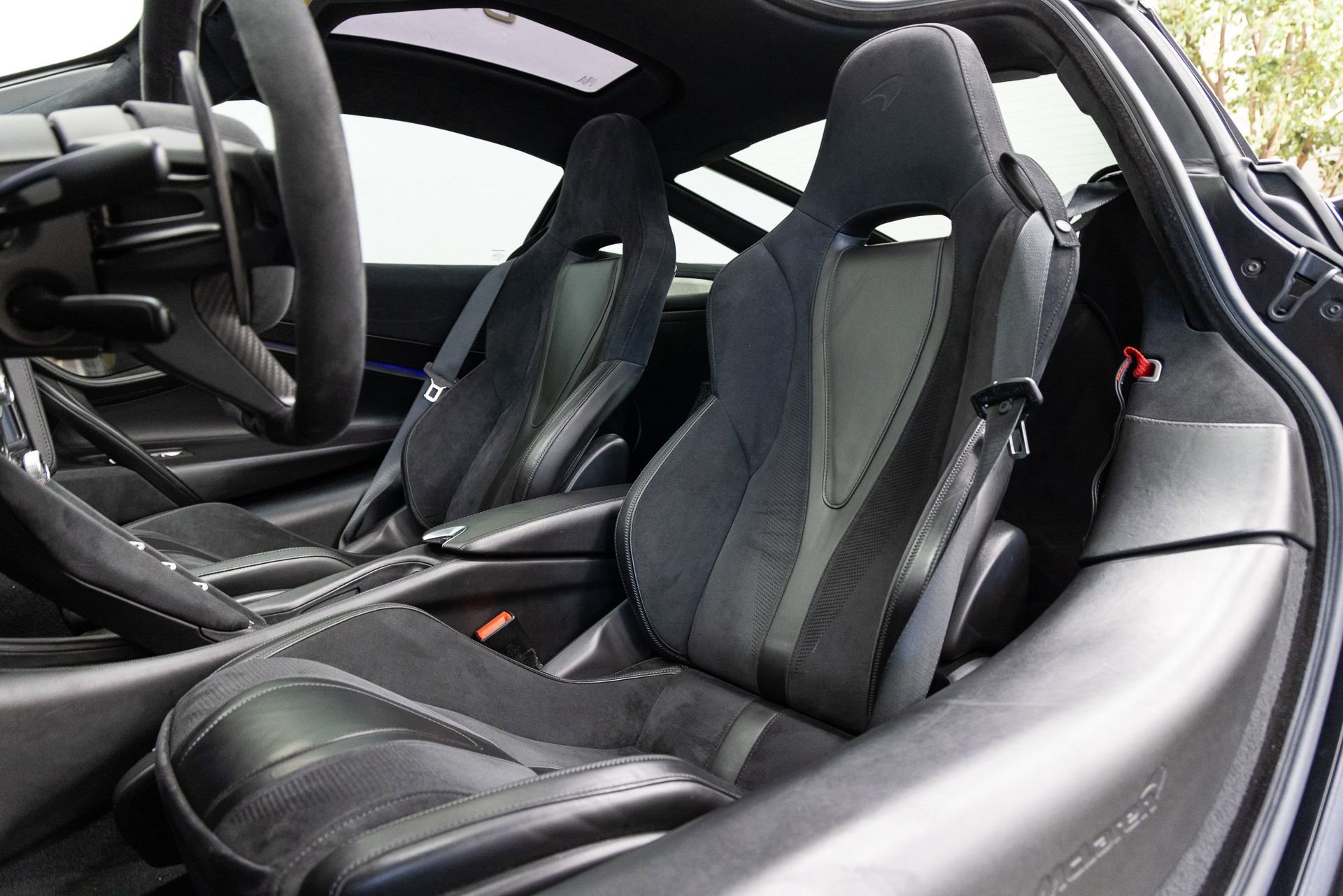 Used 2018 McLaren 720S Performance image 19