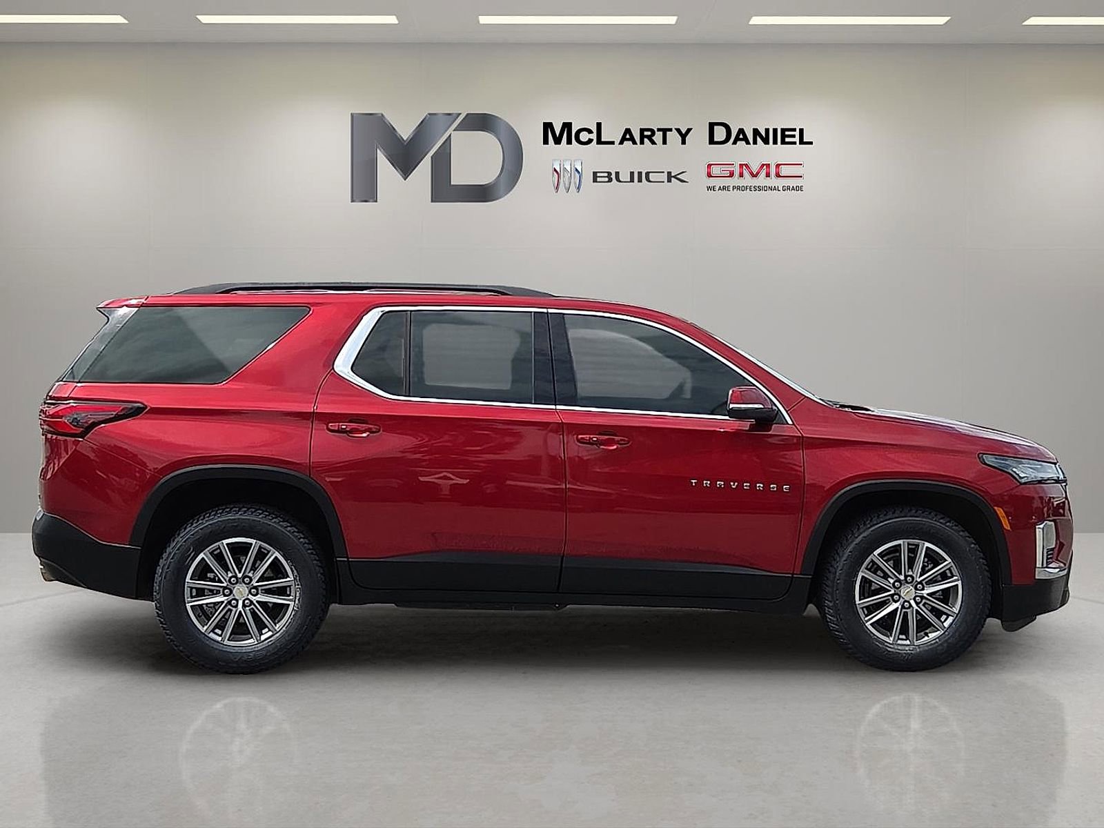 Certified 2023 Chevrolet Traverse LT FWD image 6