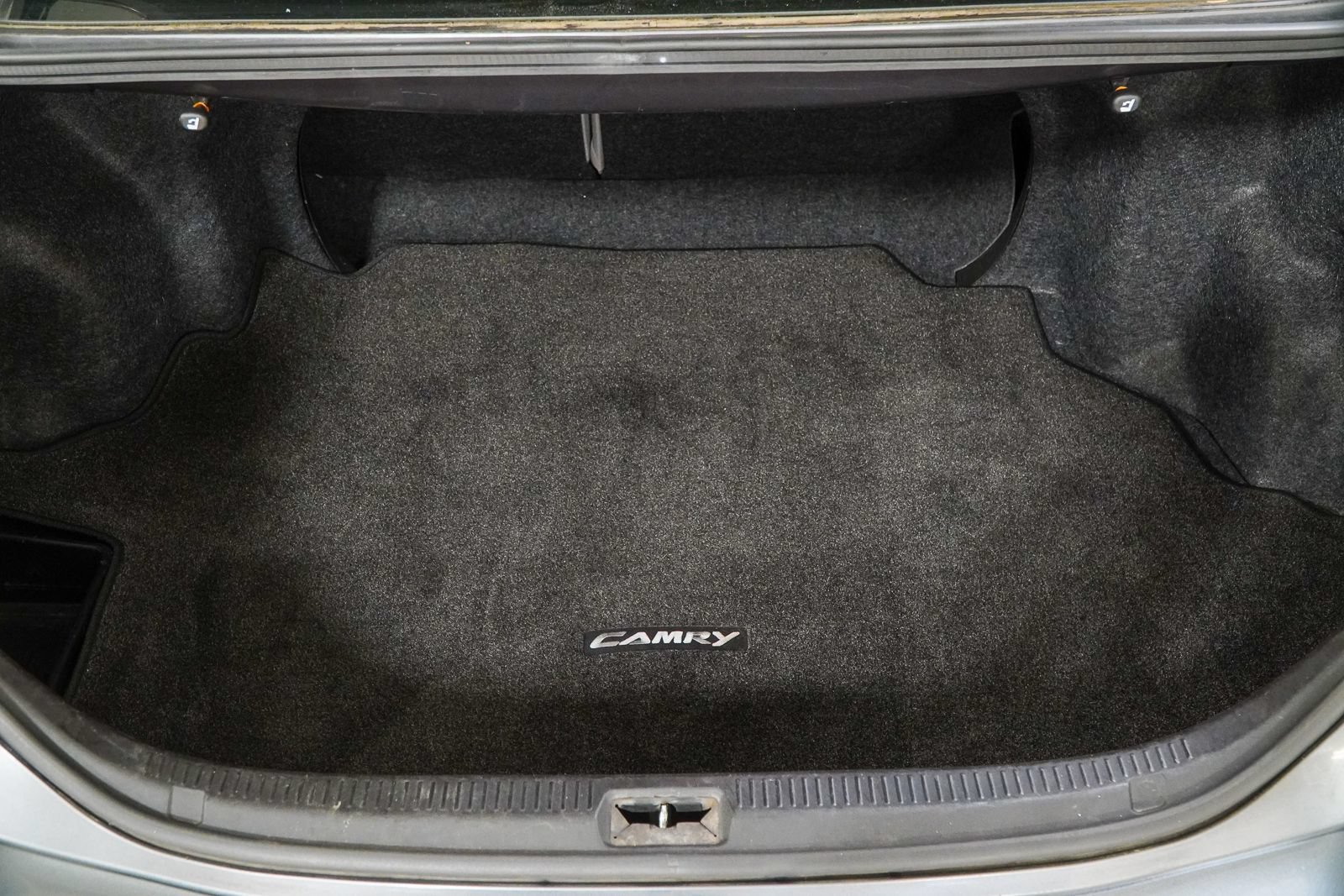 Used 2011 Toyota Camry LE FWD image 10