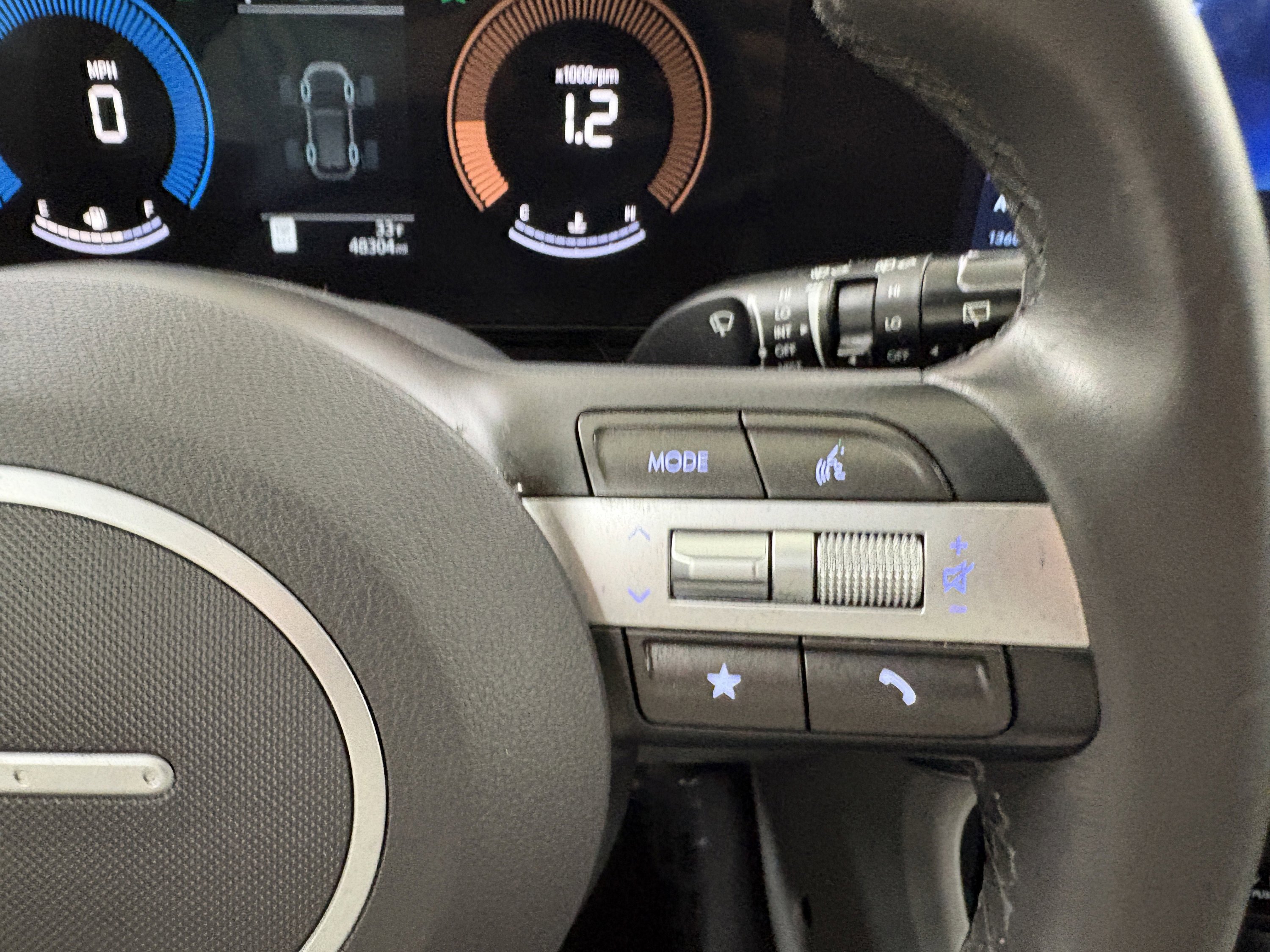Used 2025 Hyundai Kona SEL image 30