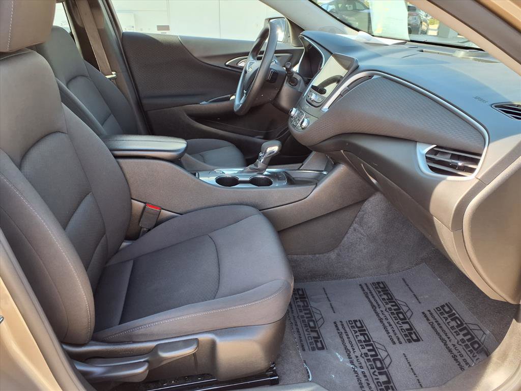 Used 2023 Chevrolet Malibu LT image 9