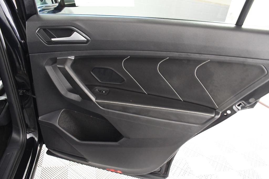 Used 2023 Volkswagen Tiguan SE AWD/4WD image 21