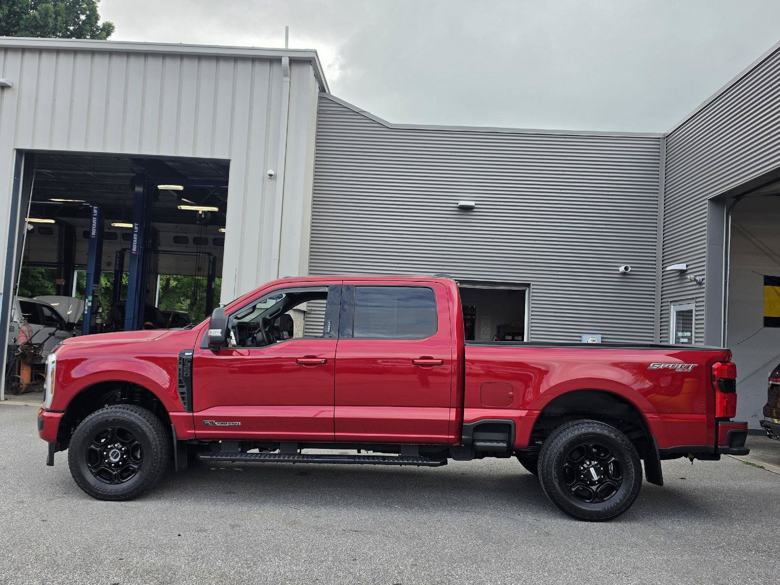 Used 2024 Ford F350 XLT w/ XLT Premium Package AWD/4WD image 7