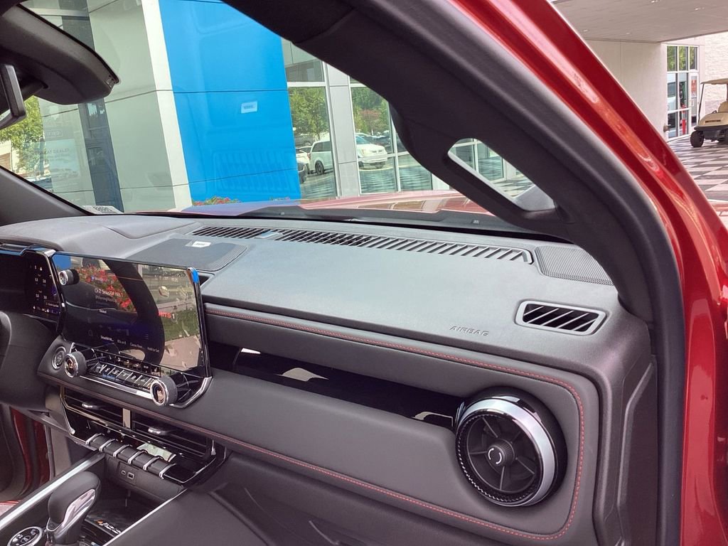 New 2026 Chevrolet Colorado Z71 w/ Technology Package AWD/4WD image 17