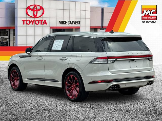 Used 2022 Lincoln Aviator Grand Touring w/ Equipment Group 301A AWD/4WD image 3