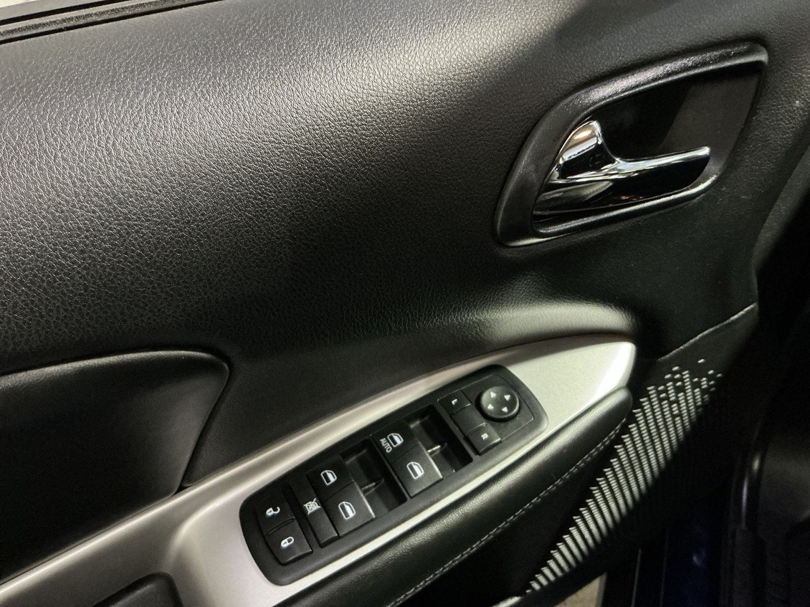 Used 2017 Dodge Journey SE w/ Flexible Seating Group FWD image 16