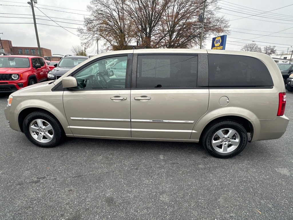 Used 2008 Dodge Grand Caravan SXT image 2