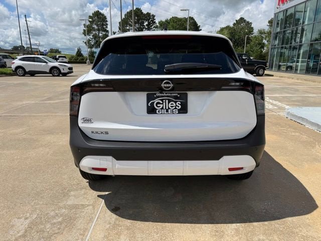New 2026 Nissan Kicks SV FWD image 4