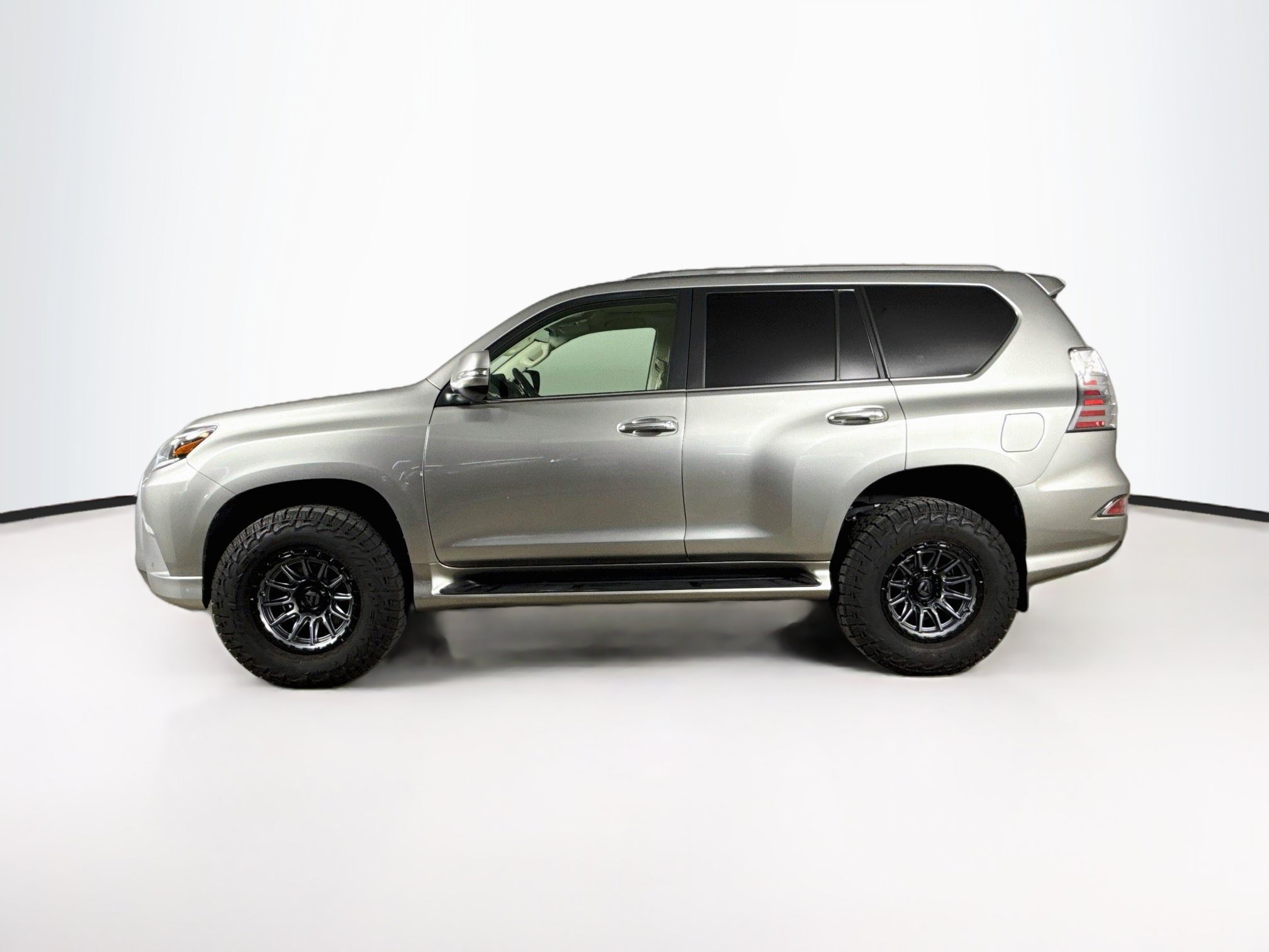 Used 2020 Lexus GX 460 Premium w/ Premium Package AWD/4WD image 7