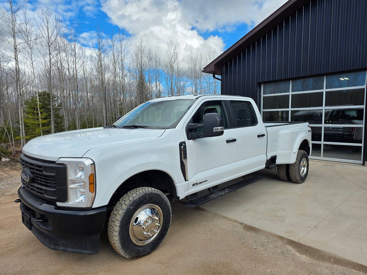 Used 2024 Ford F350 XL AWD/4WD image 1