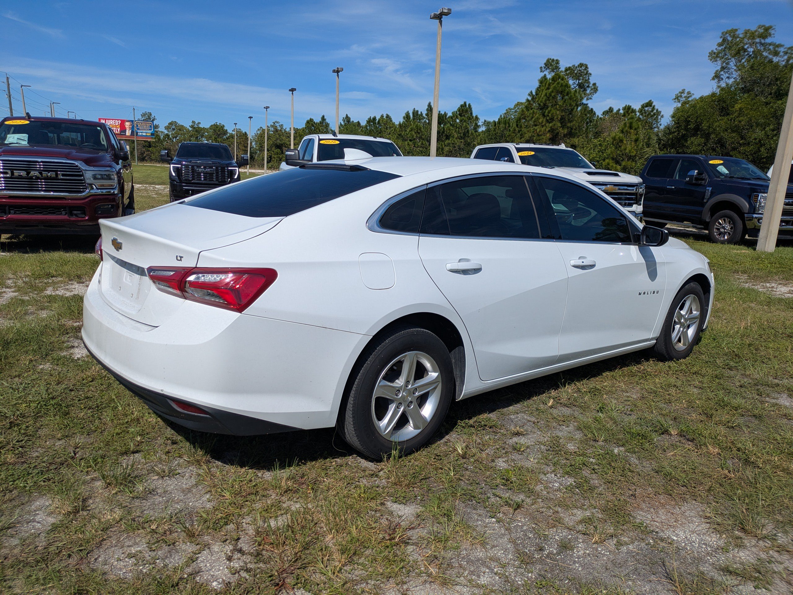 Used 2022 Chevrolet Malibu LT FWD image 4