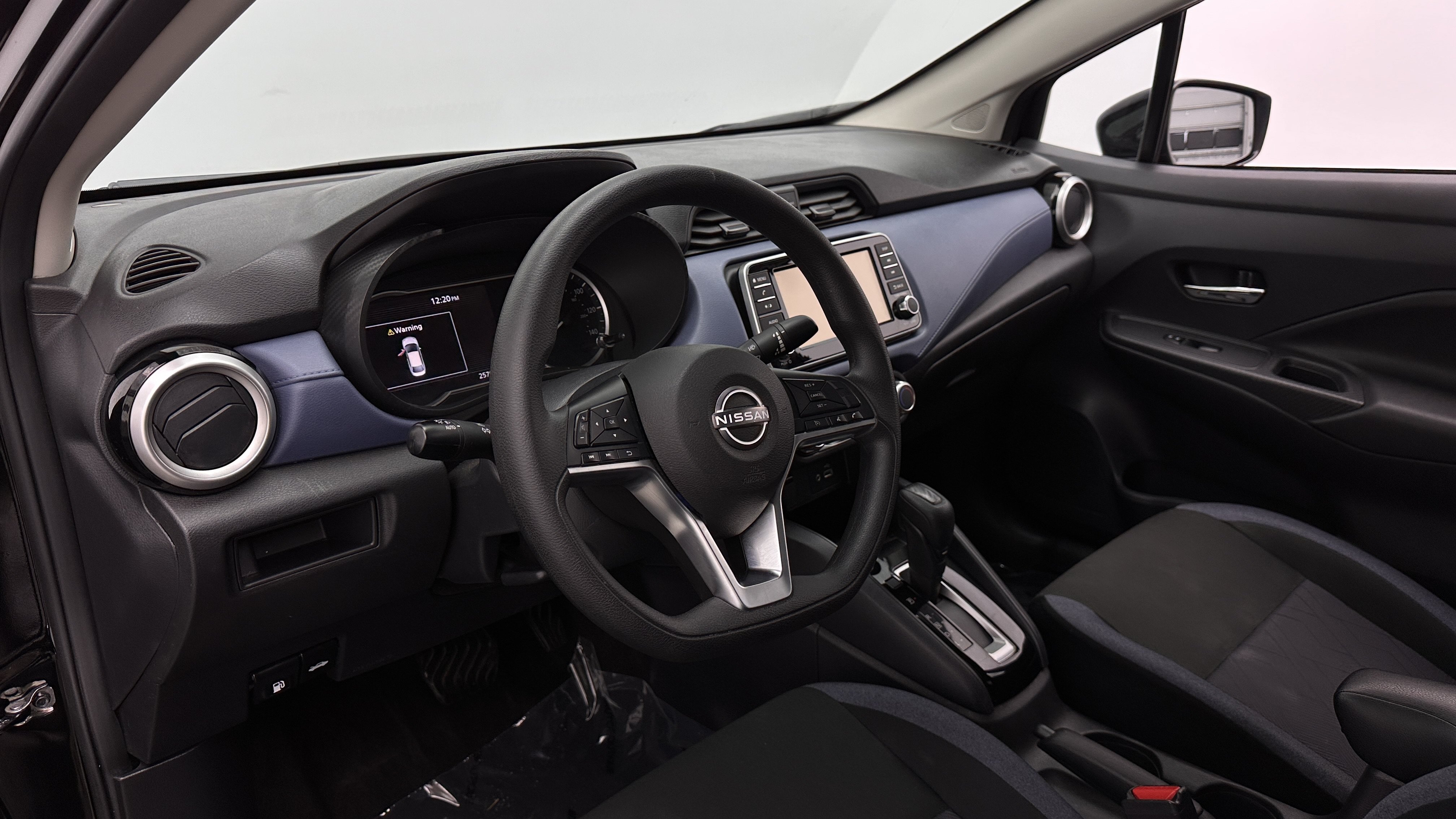 Used 2025 Nissan Versa SV FWD image 11