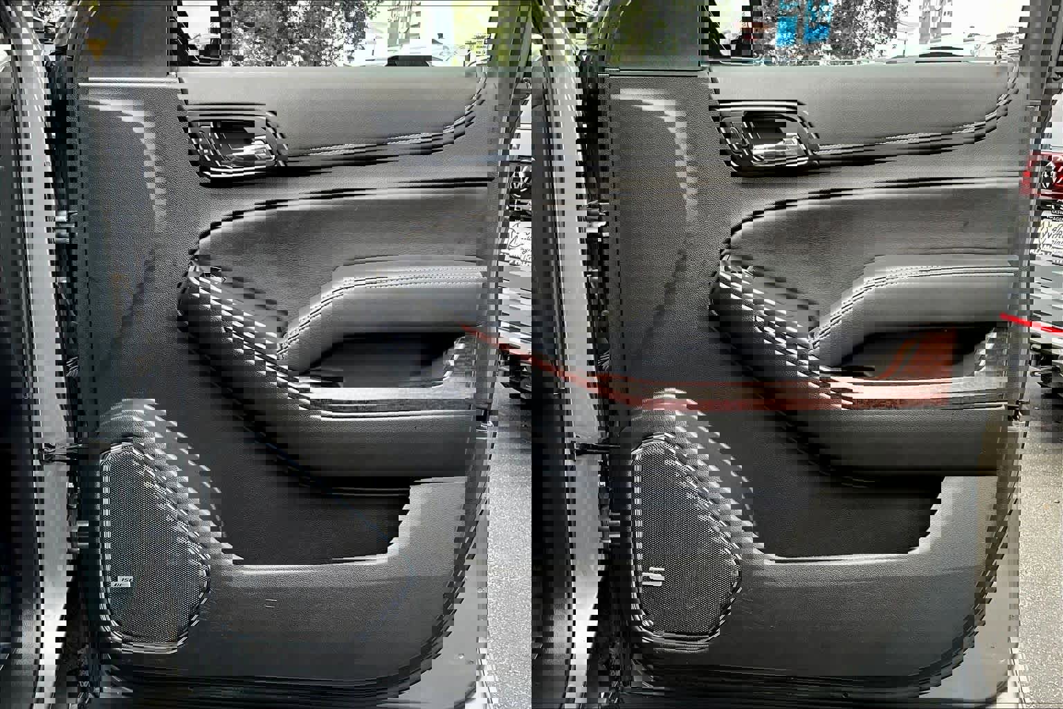 Used 2020 GMC Yukon SLT image 22