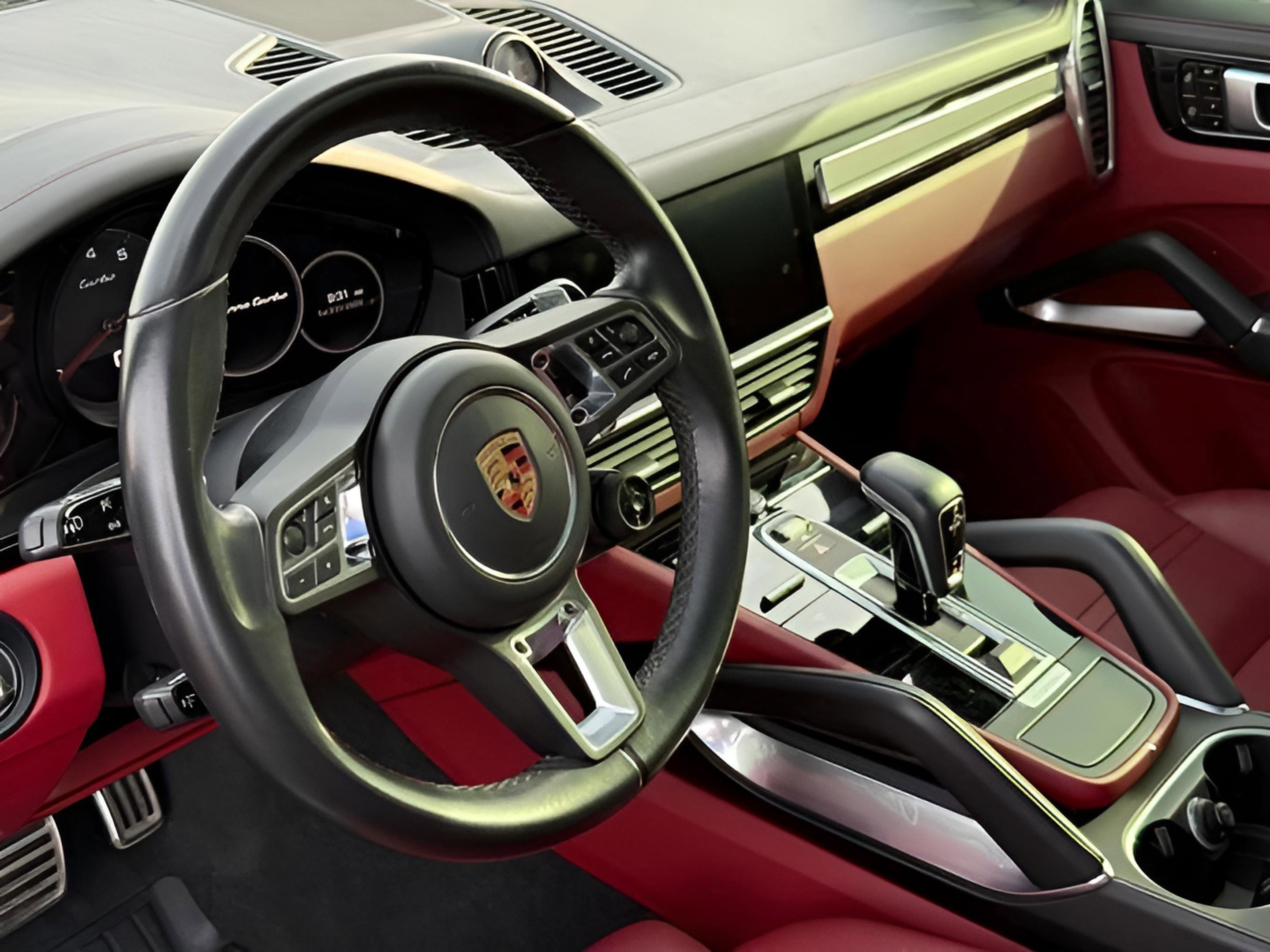 Used 2020 Porsche Cayenne Turbo AWD/4WD image 19