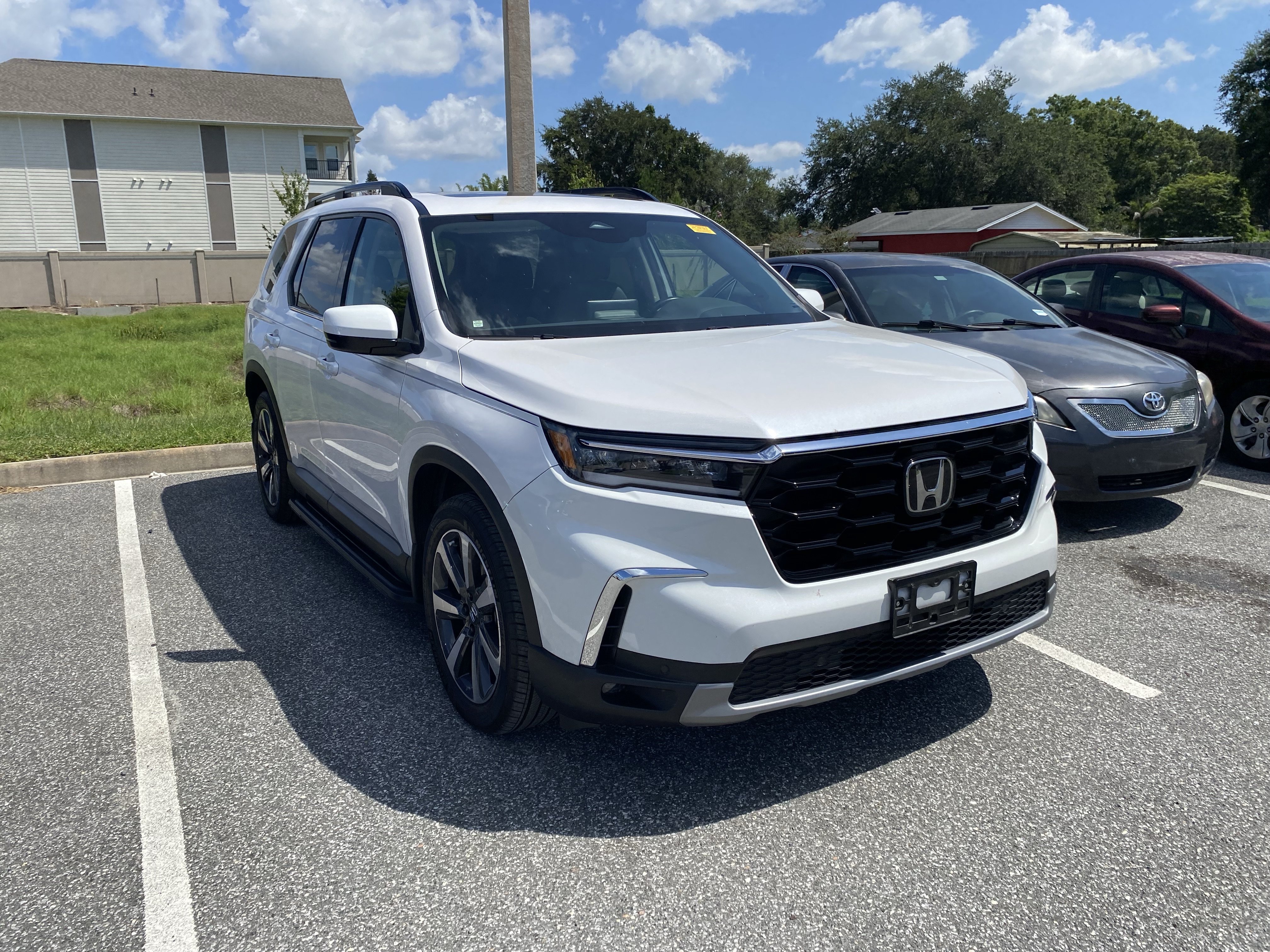 Used 2024 Honda Pilot Touring image 5