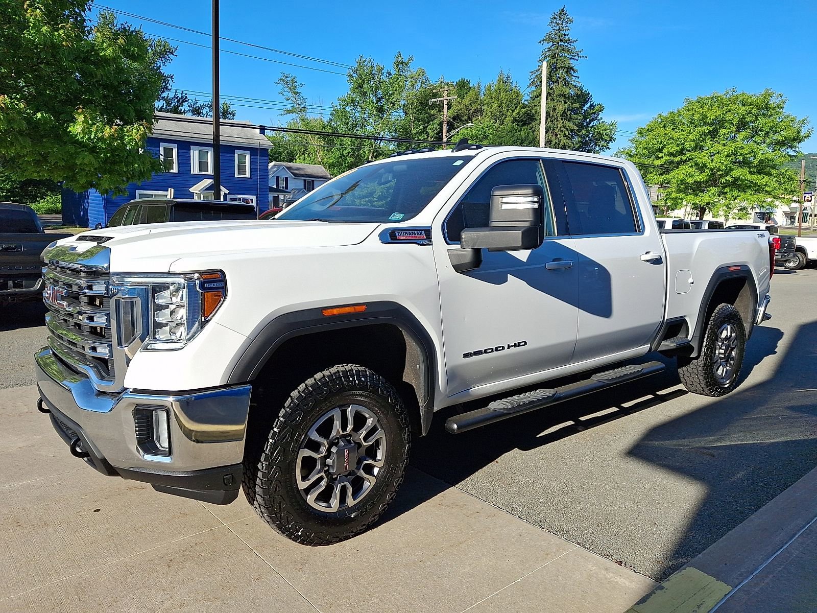 Used 2021 GMC Sierra 3500 SLE w/ SLE Value Package AWD/4WD image 3