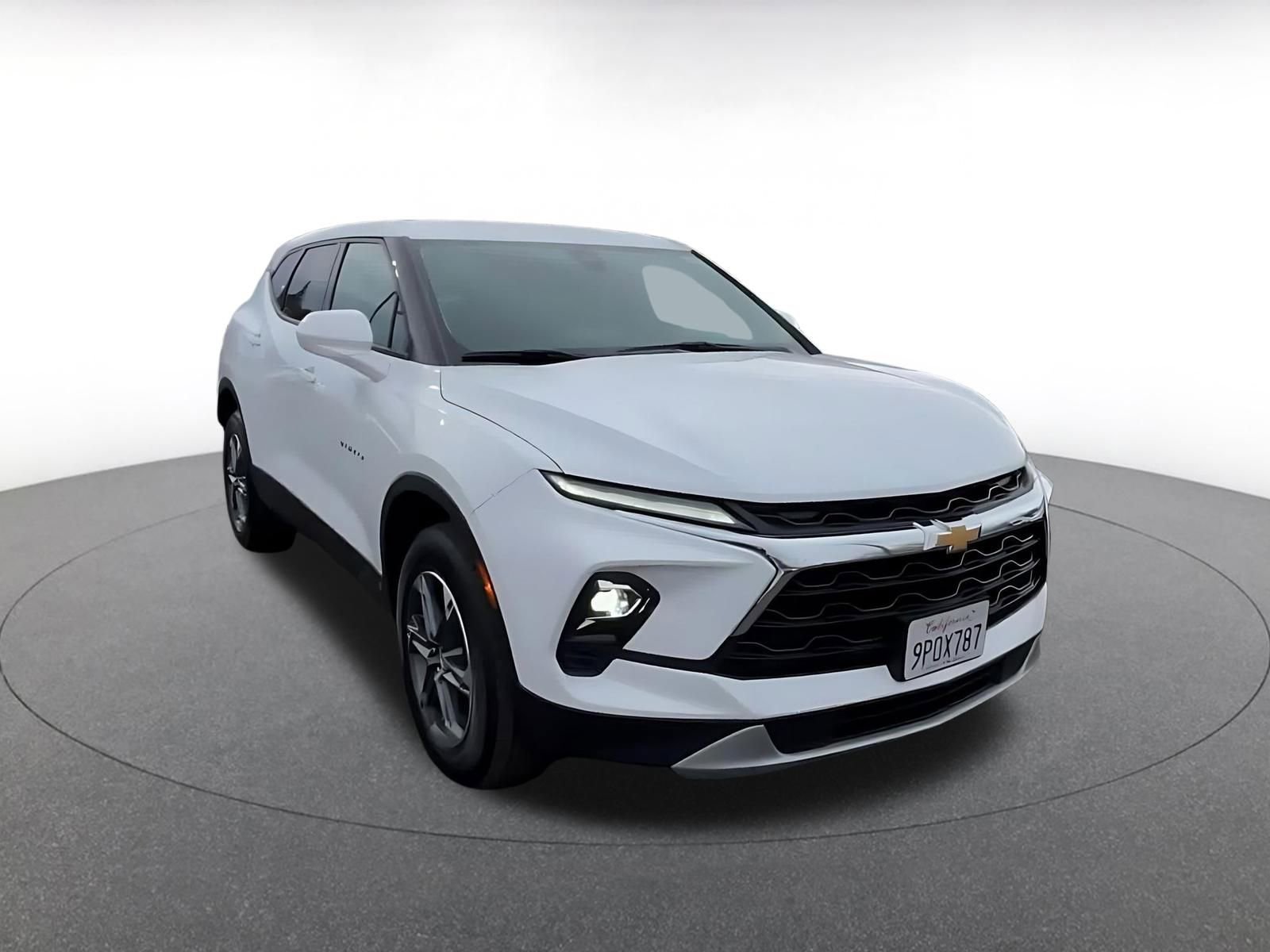 Used 2025 Chevrolet Blazer LT image 3