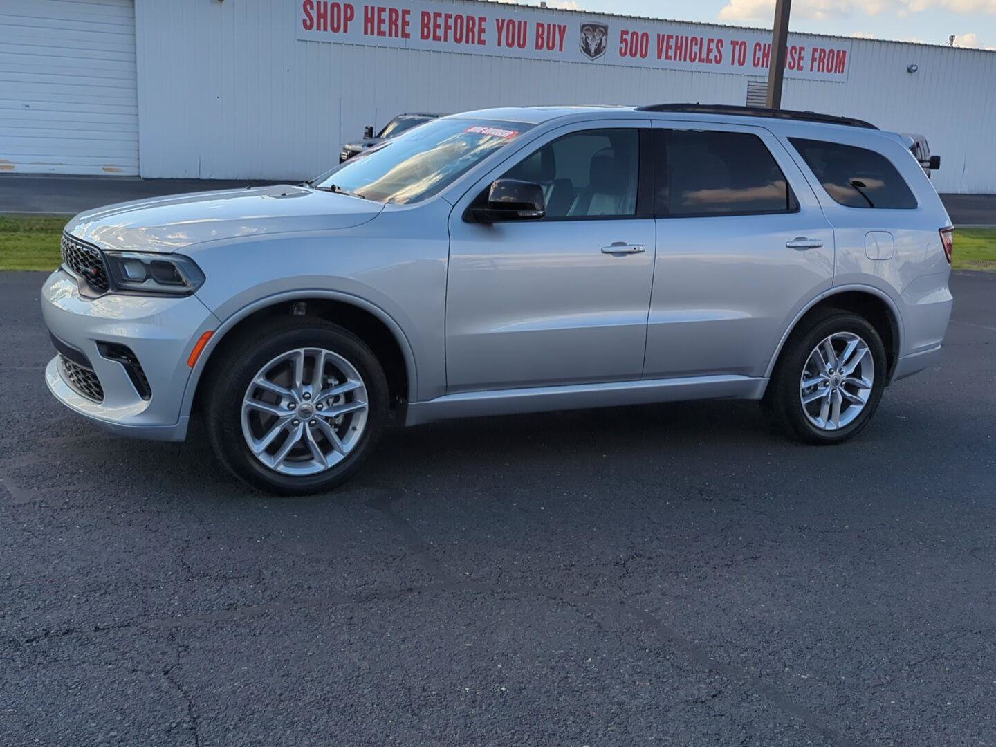 Used 2024 Dodge Durango GT AWD/4WD image 3