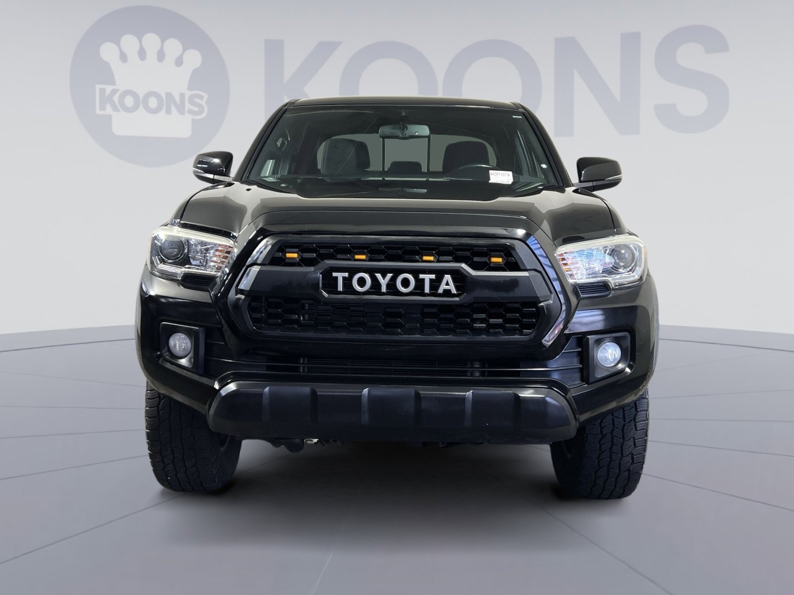 Used 2017 Toyota Tacoma TRD Off-Road w/ Tow Package (A/T) image 11