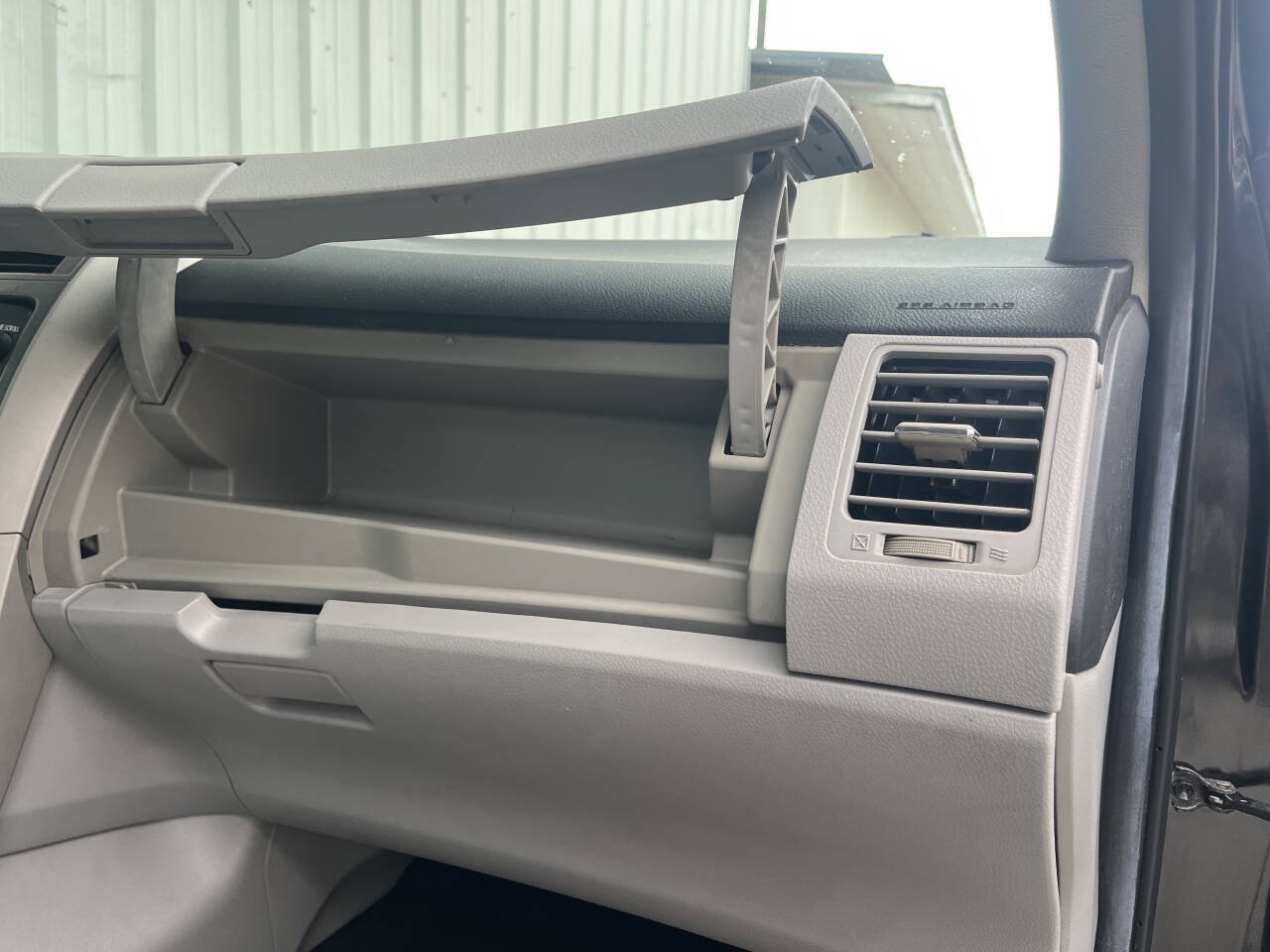 Used 2013 Toyota Corolla LE FWD image 25