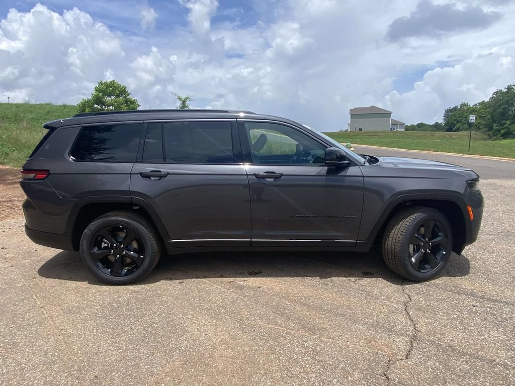 New 2026 Jeep Grand Cherokee L Limited w/ Limited Altitude Package AWD/4WD image 37