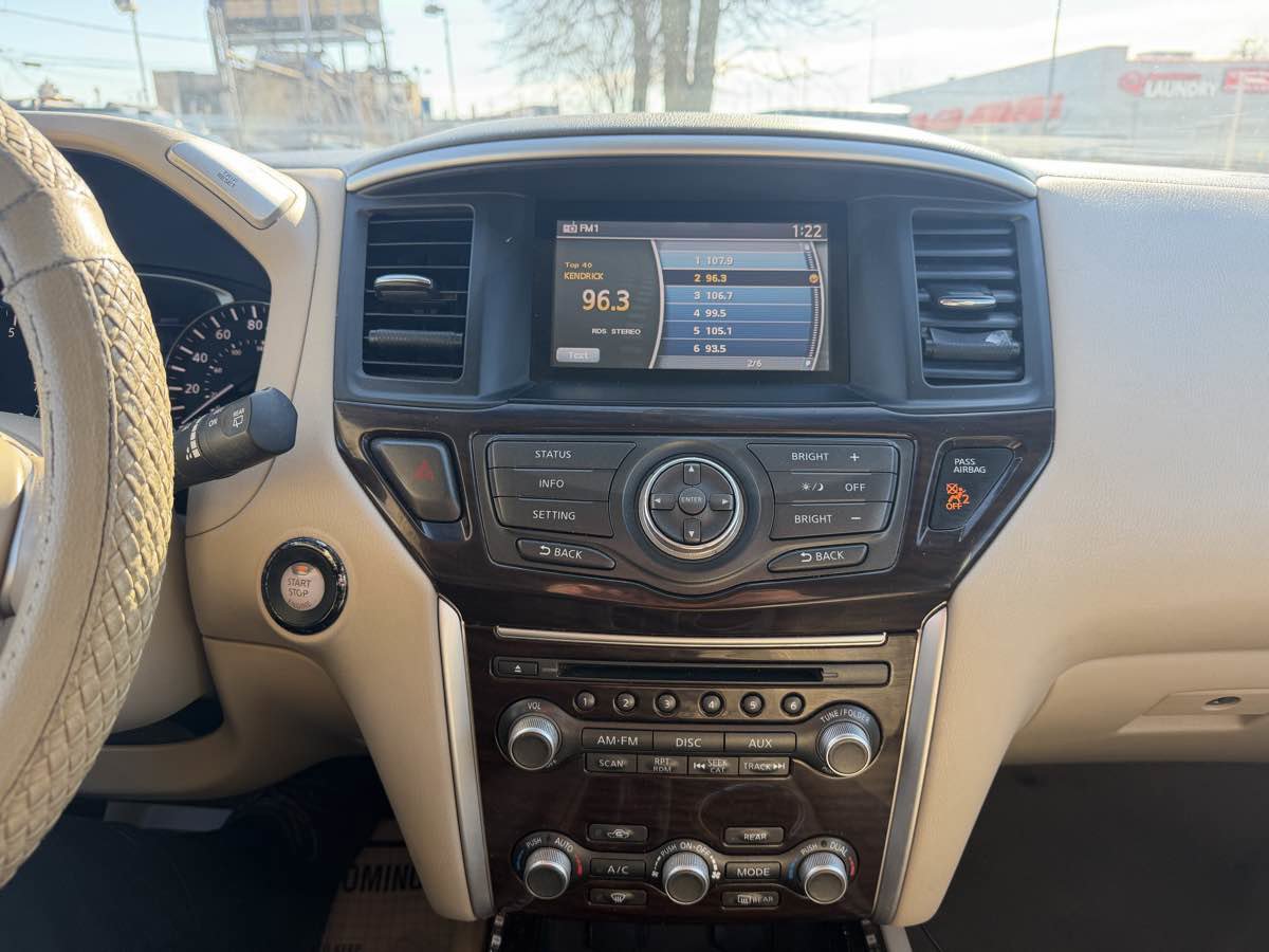 Used 2014 Nissan Pathfinder SL w/ SL Premium Package image 36