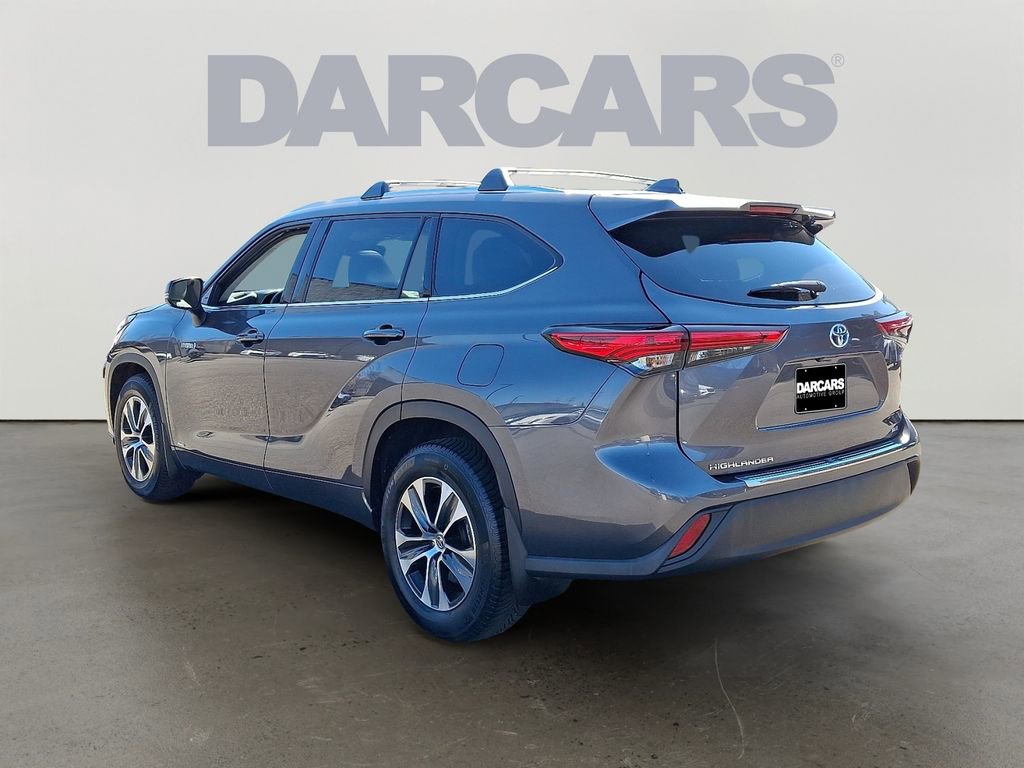 Used 2020 Toyota Highlander XLE image 4