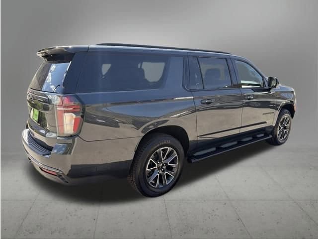 Used 2022 Chevrolet Suburban Z71 AWD/4WD image 5