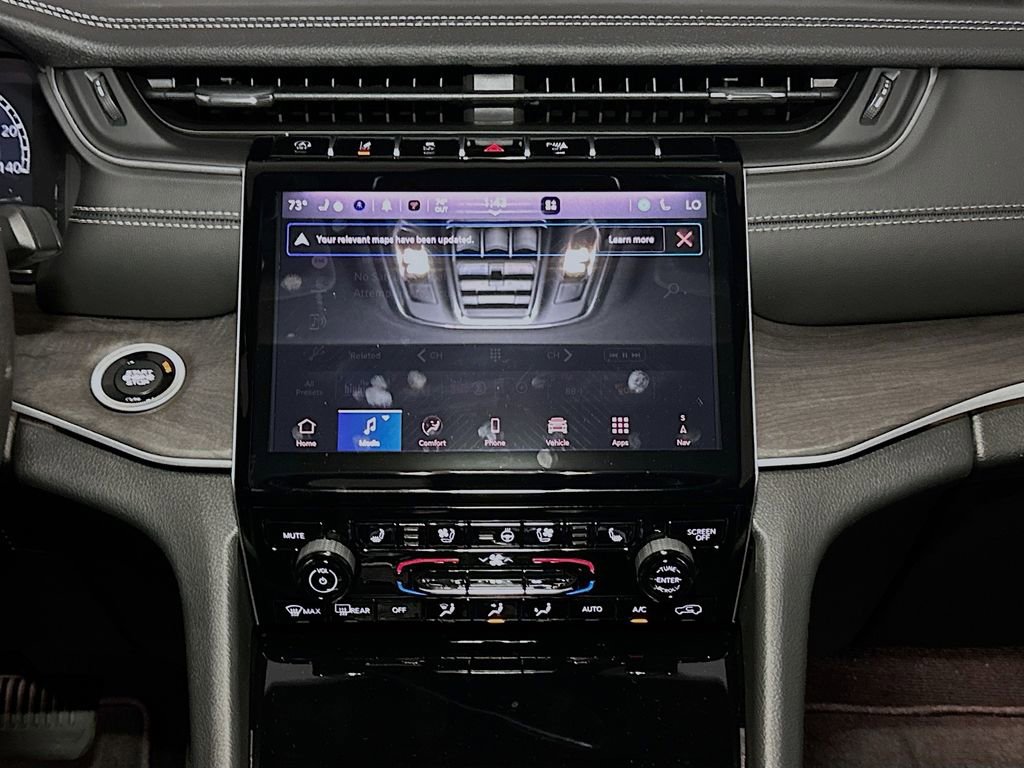 New 2025 Jeep Grand Cherokee L Limited w/ Luxury Tech Group II image 13