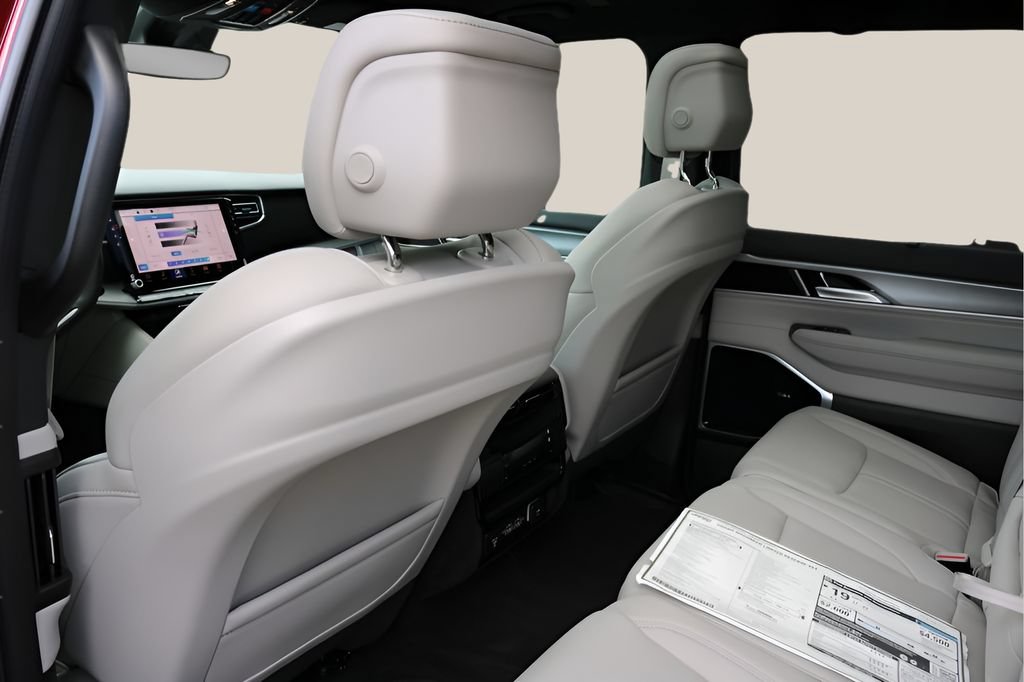 New 2026 Jeep Grand Wagoneer Limited AWD/4WD image 16