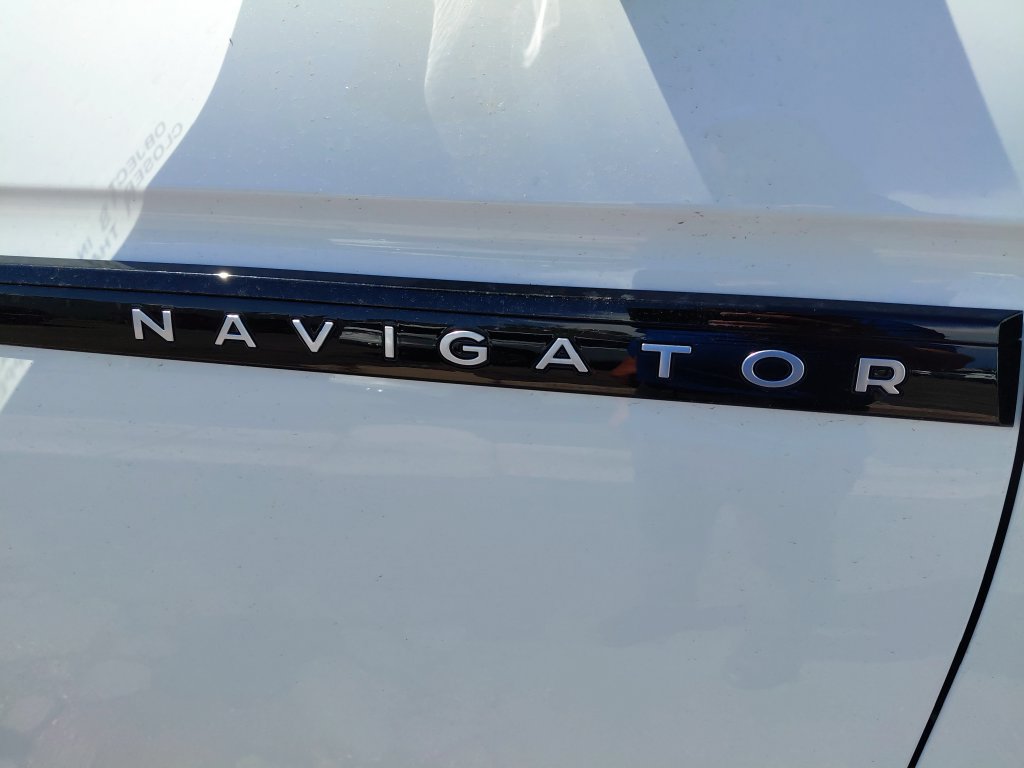 New 2026 Lincoln Navigator Black Label AWD/4WD image 10