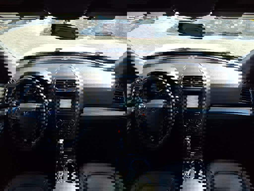 Used 2018 Ford Explorer XLT w/ Equipment Group 202A image 15