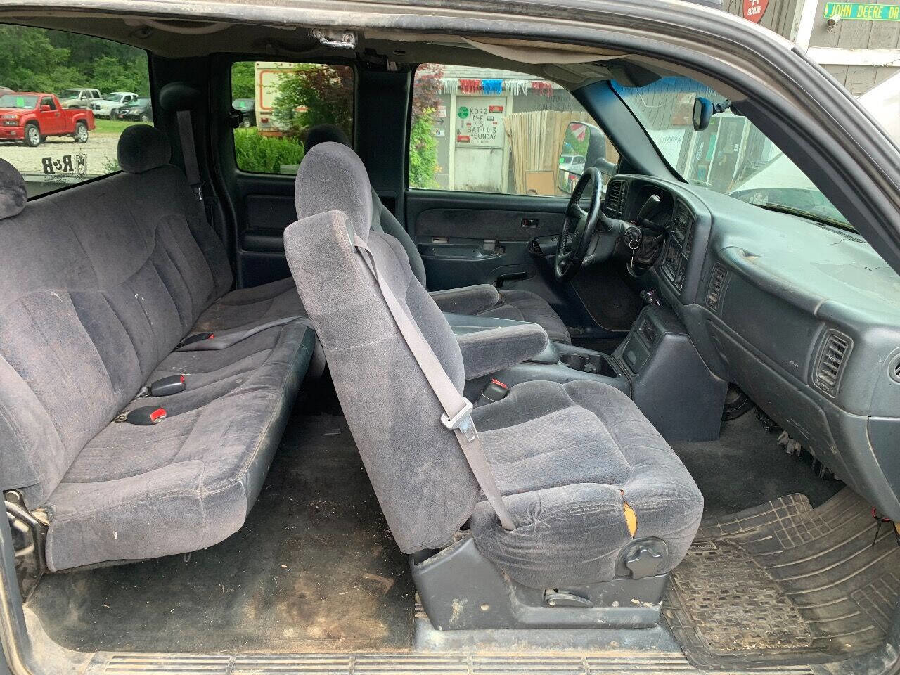 Used 2000 Chevrolet Silverado 2500 LS w/ Snow Plow Prep Pkg AWD/4WD image 11