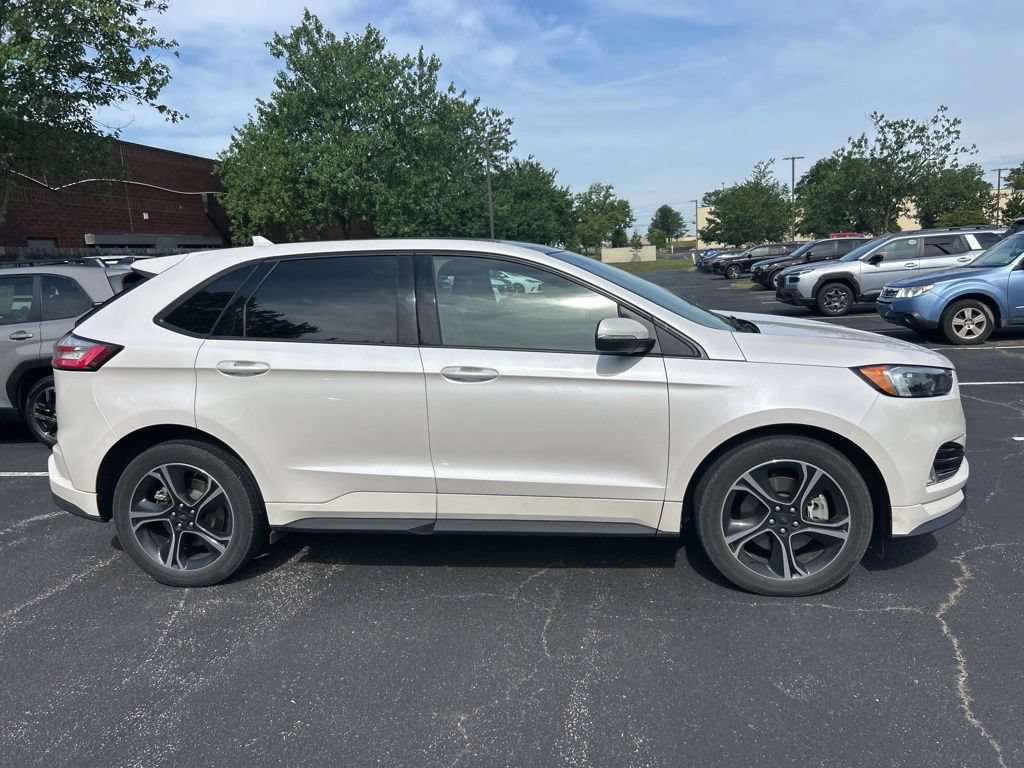 Used 2019 Ford Edge ST AWD/4WD image 2