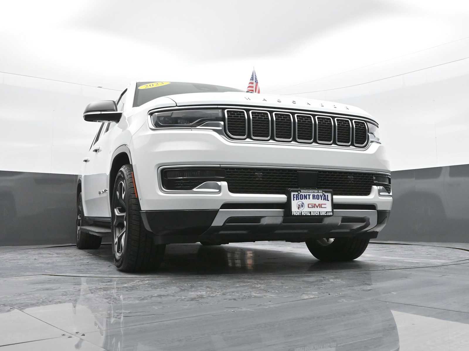 Used 2023 Jeep Wagoneer L Series III w/ Preferred Equipment Group image 37