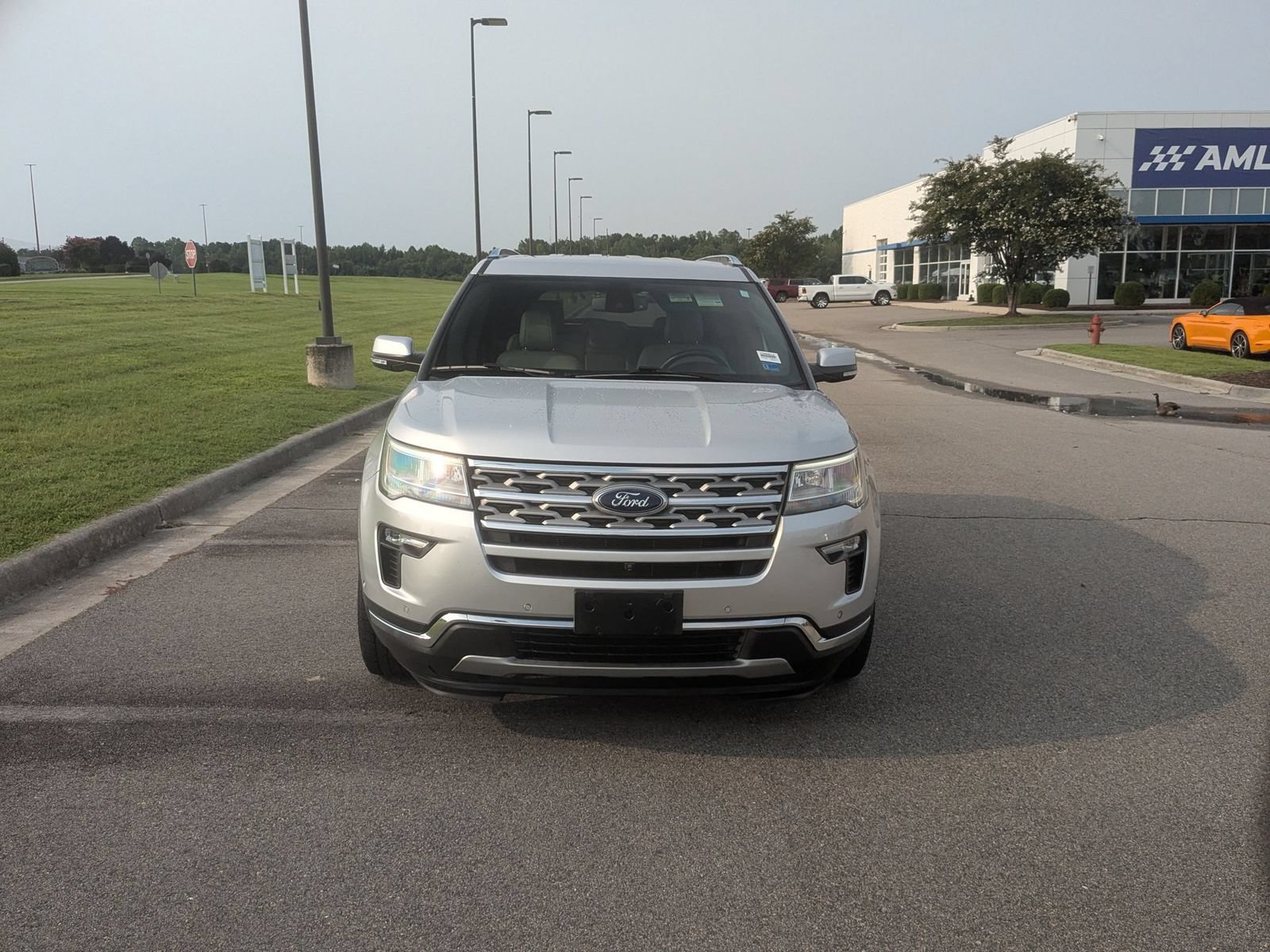 Used 2018 Ford Explorer Limited w/ Equipment Group 301A FWD image 8