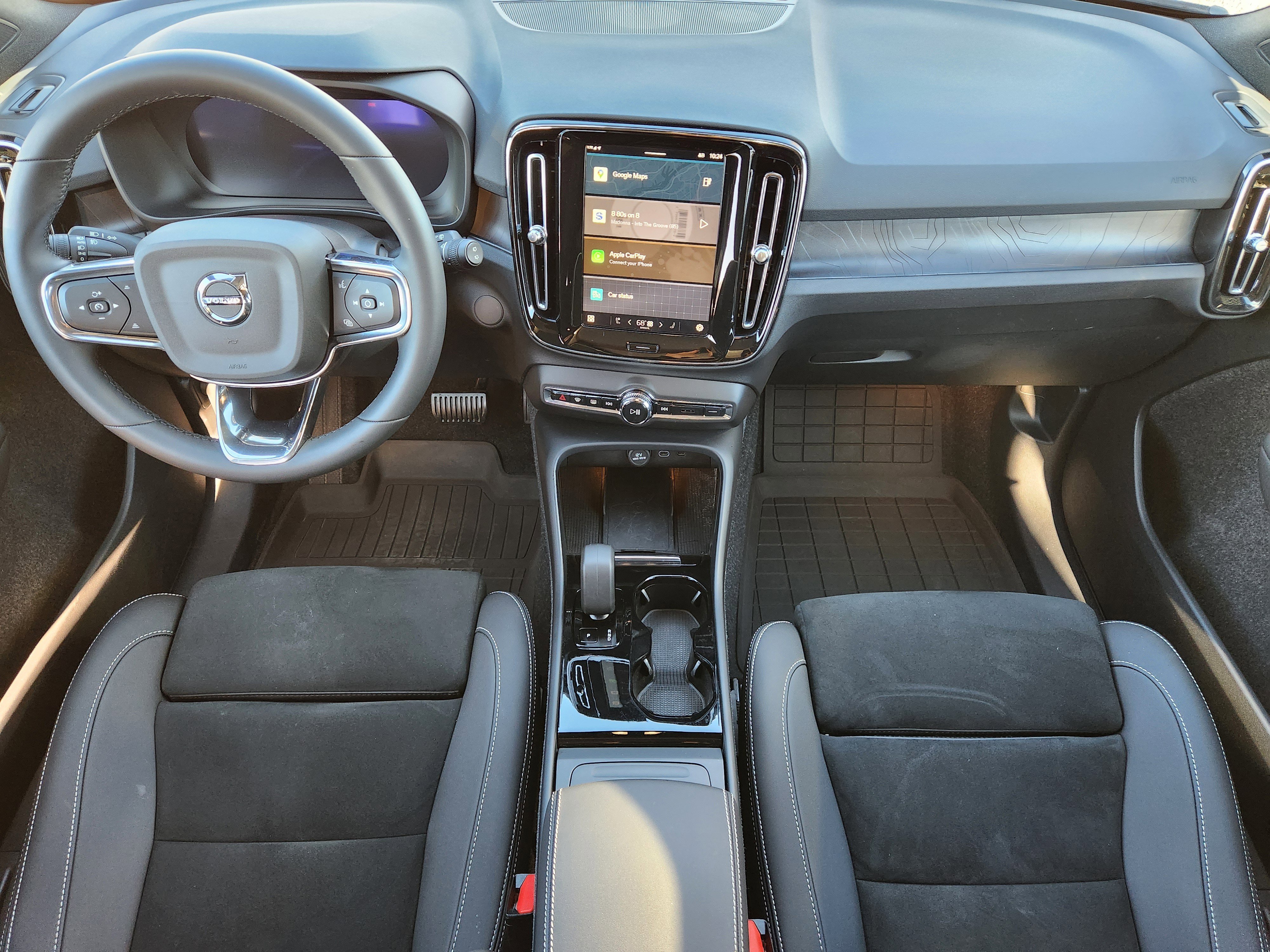 Used 2024 Volvo XC40 Recharge Plus w/ Protection Package Premier image 28