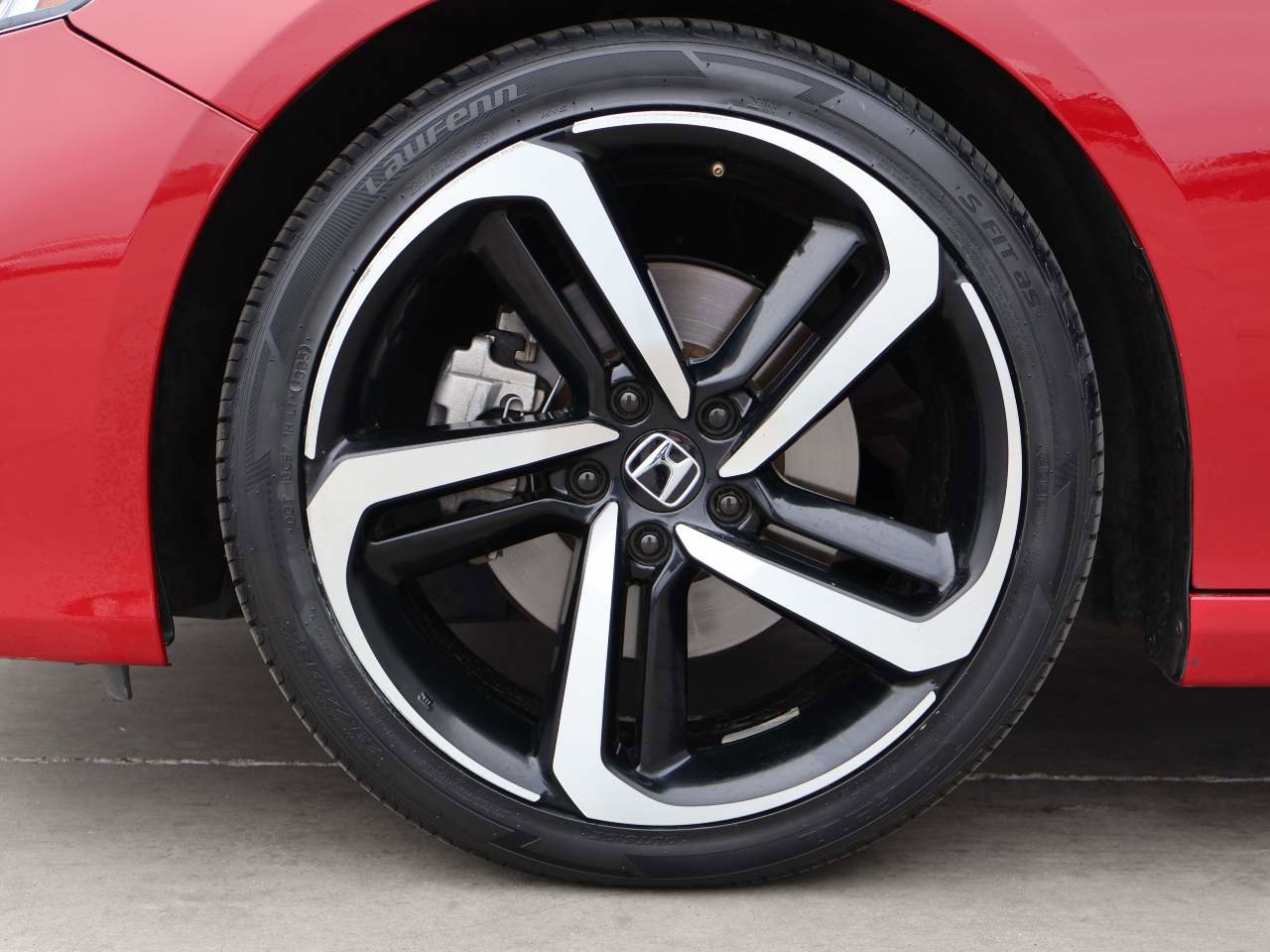 Used 2018 Honda Accord Sport image 6