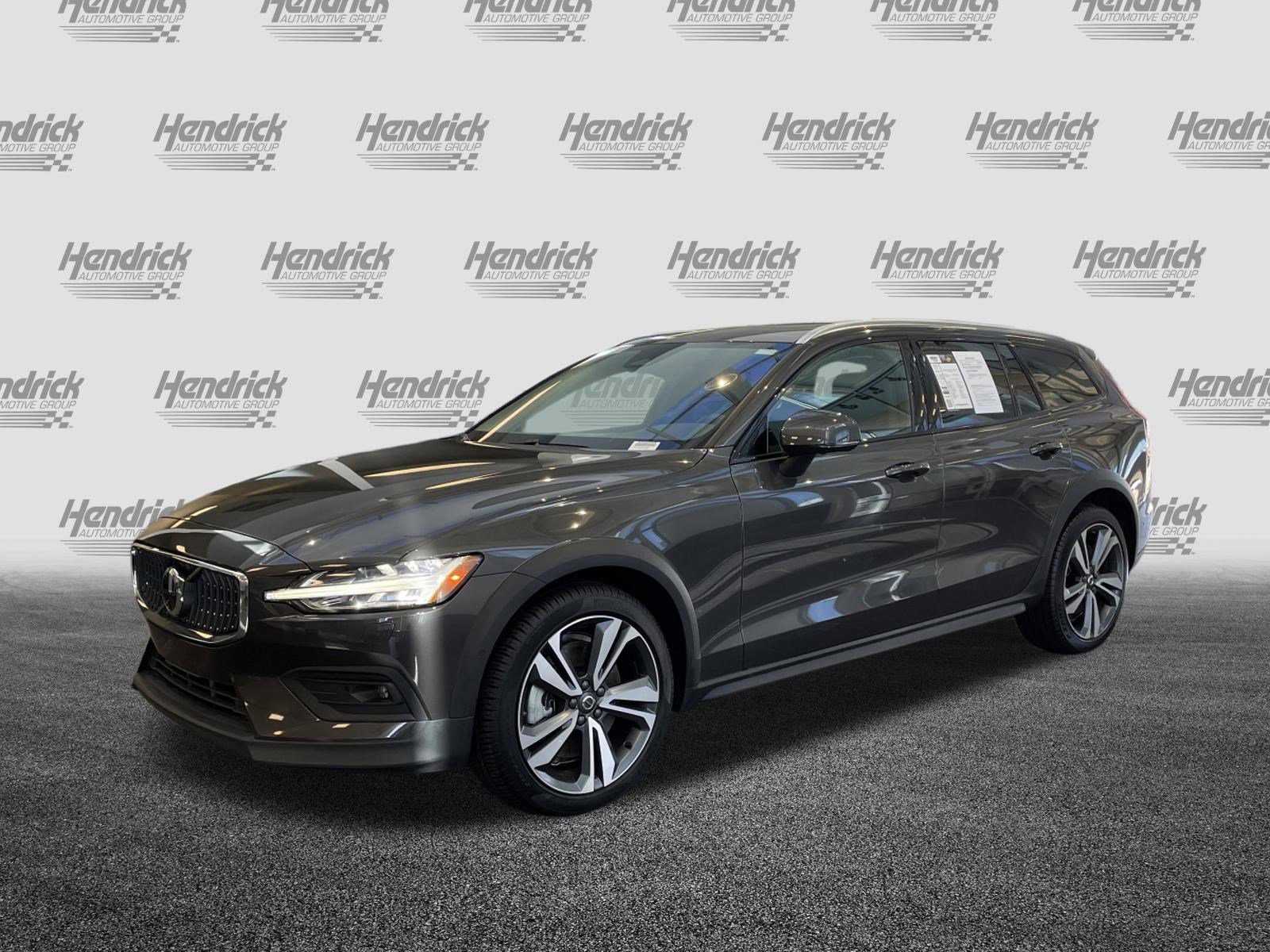 Used 2025 Volvo V60 B5 Cross Country Plus AWD/4WD image 6