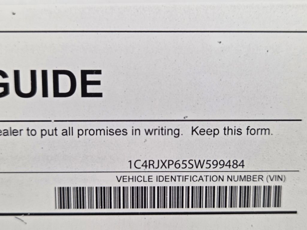 Used 2025 Jeep Wrangler Sahara w/ Safety Group image 33
