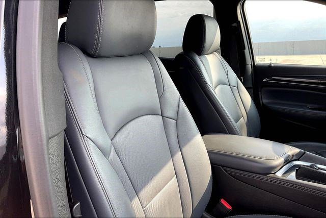 Used 2024 Buick Enclave Premium image 7