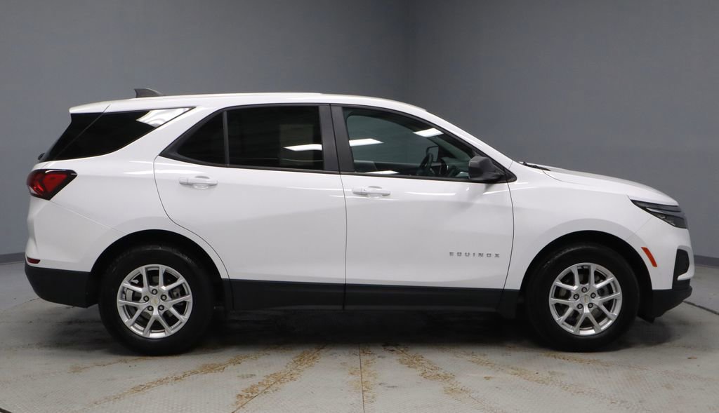 Used 2024 Chevrolet Equinox LS w/ LS Convenience Package image 11