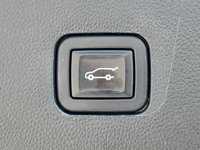Used 2020 Chevrolet Traverse LT w/ LPO, Floor Liner Package AWD/4WD image 41