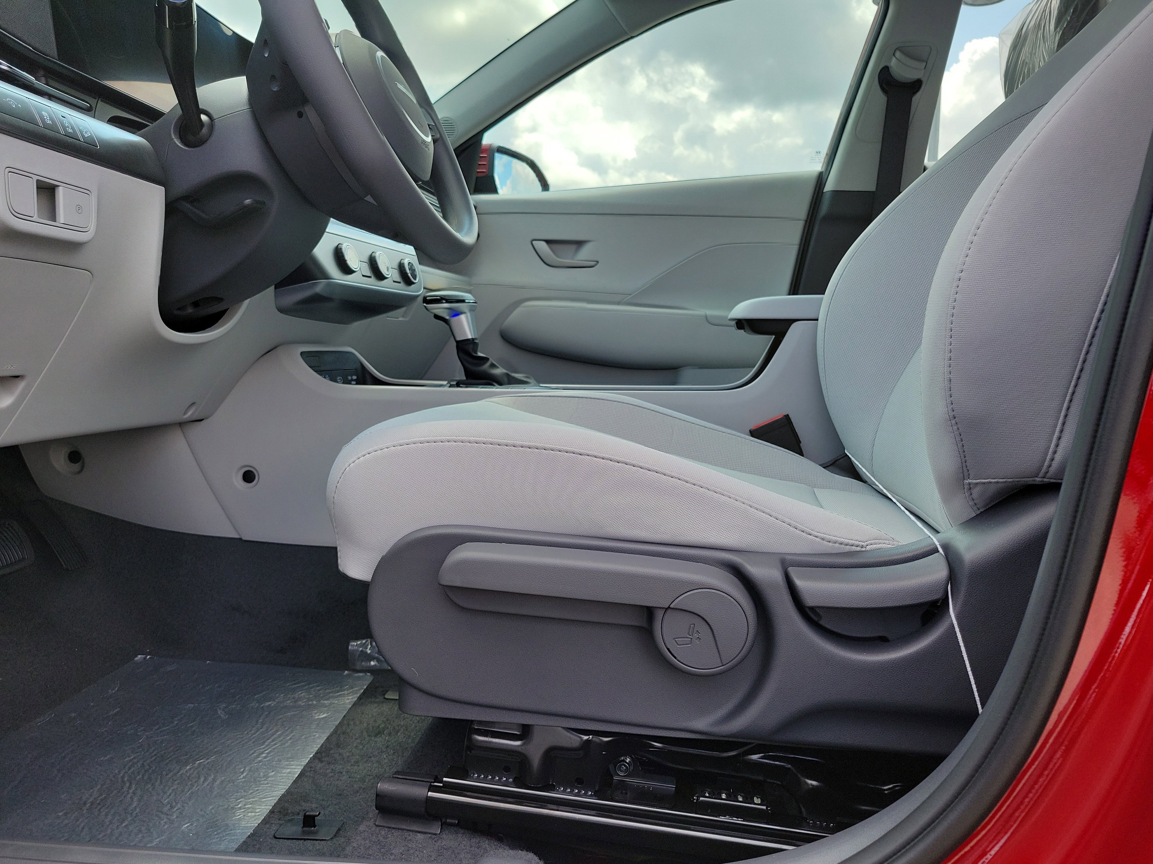 New 2026 Hyundai Kona SE image 16