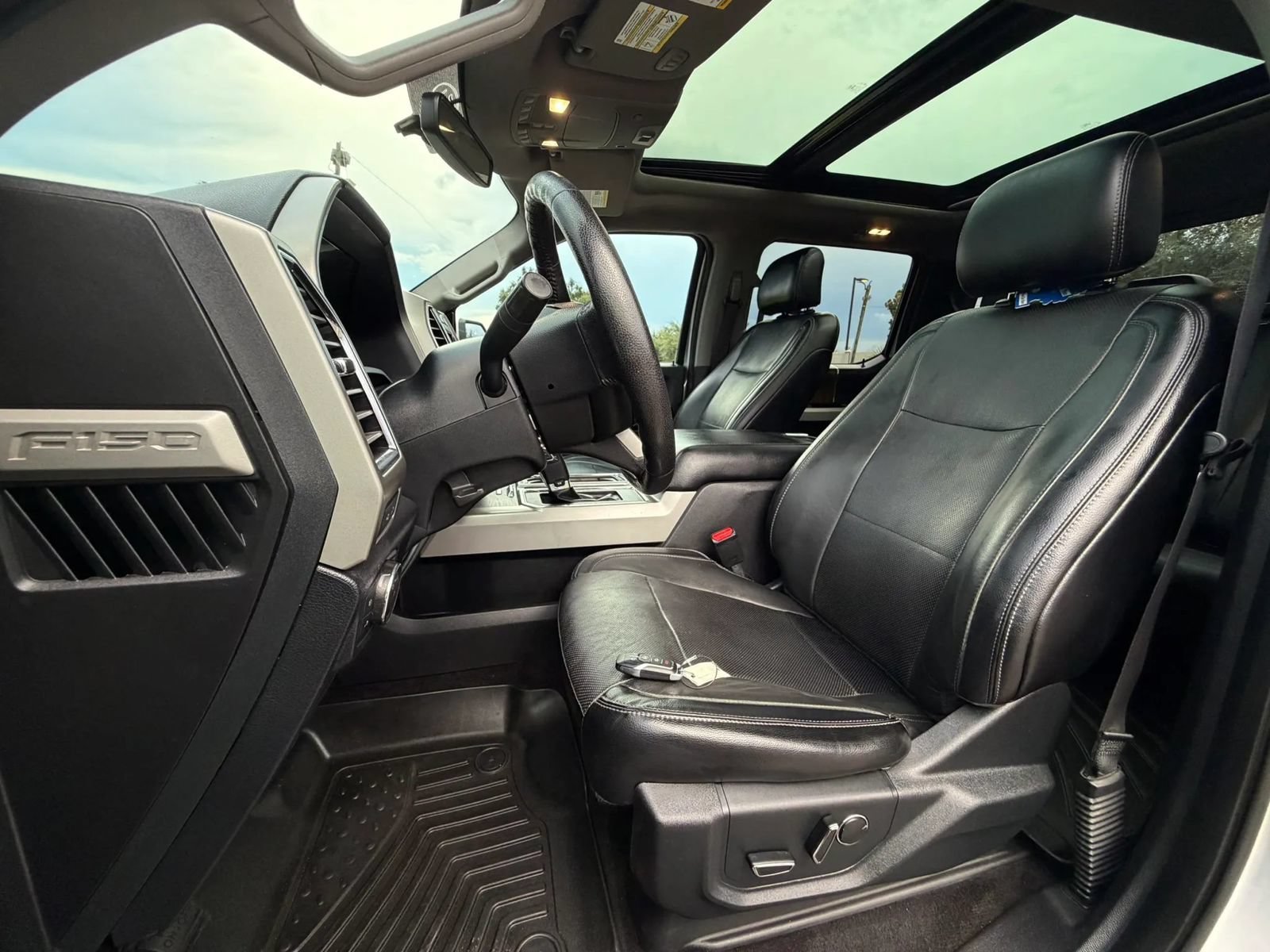 Used 2016 Ford F150 Lariat w/ Equipment Group 501A Mid AWD/4WD image 17
