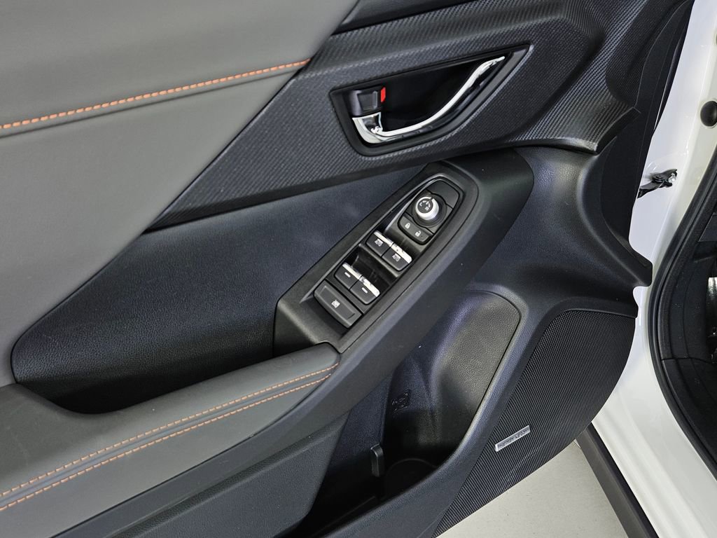 Certified 2025 Subaru Crosstrek 2.5i Limited w/ Crosstrek Mirror Package image 15