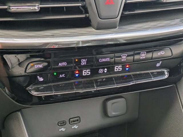Certified 2024 Buick Encore GX Avenir w/ Avenir Technology Package FWD image 30