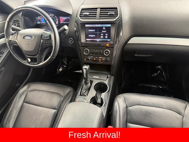 Used 2016 Ford Explorer XLT w/ Equipment Group 202A AWD/4WD image 34