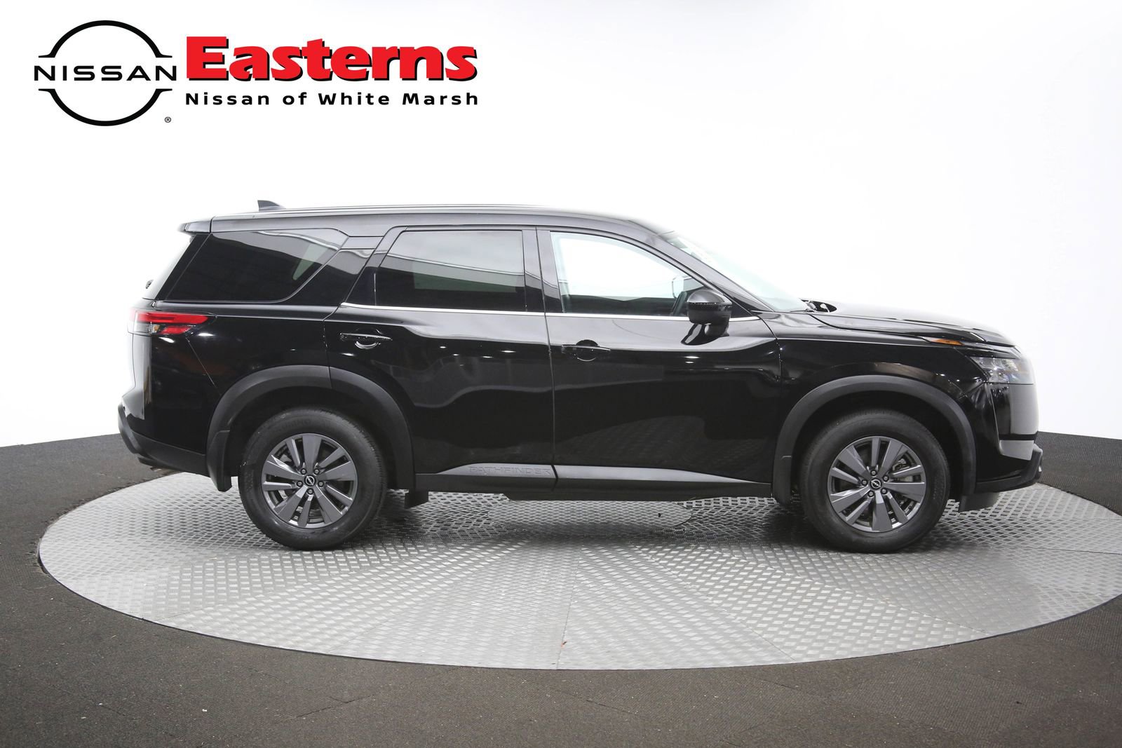 Used 2024 Nissan Pathfinder S AWD/4WD image 44